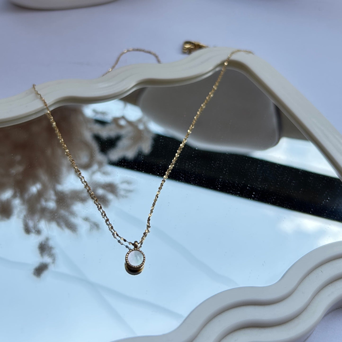 Round Cabochon Necklace