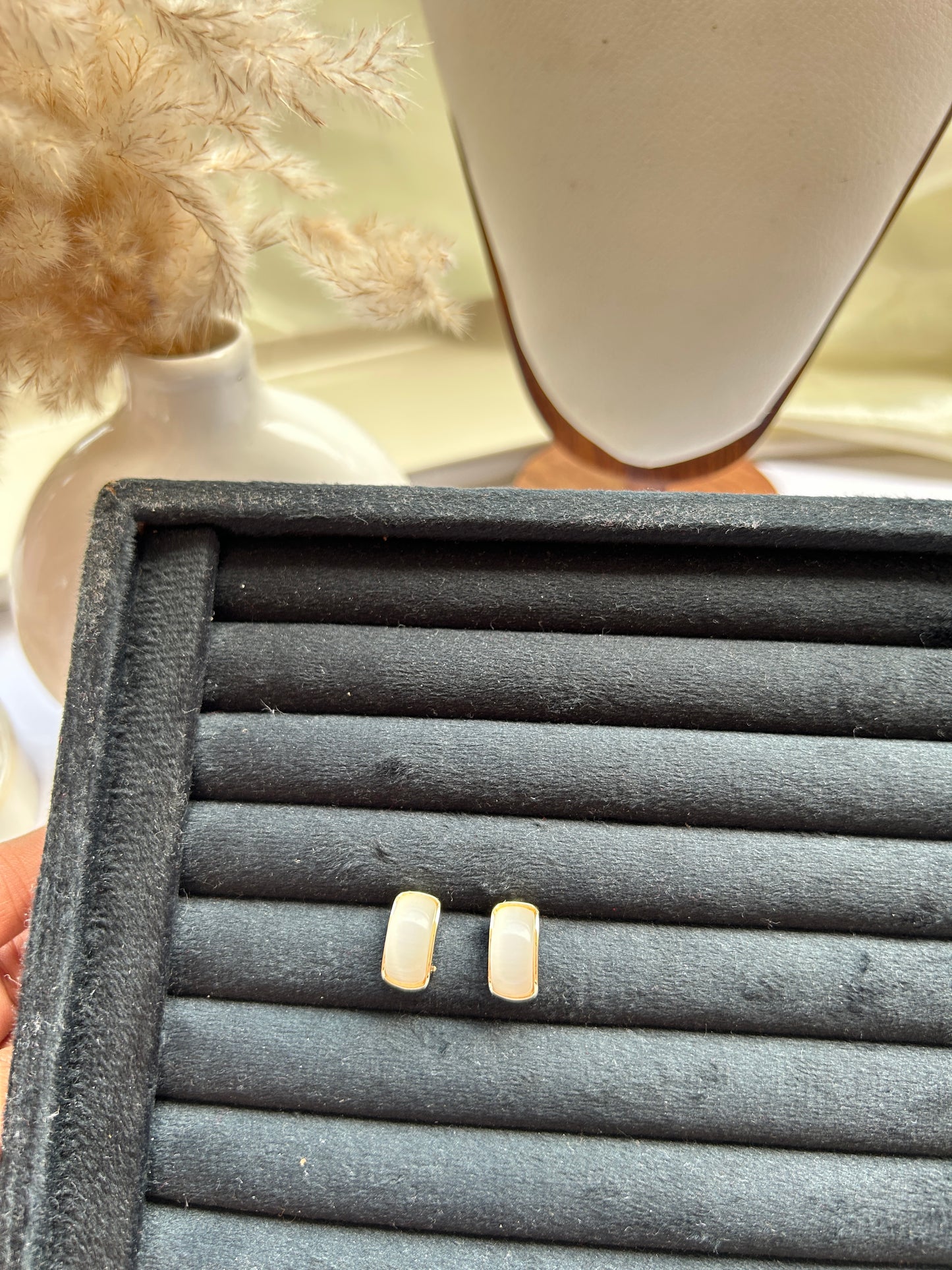 Curved Chunky Studs