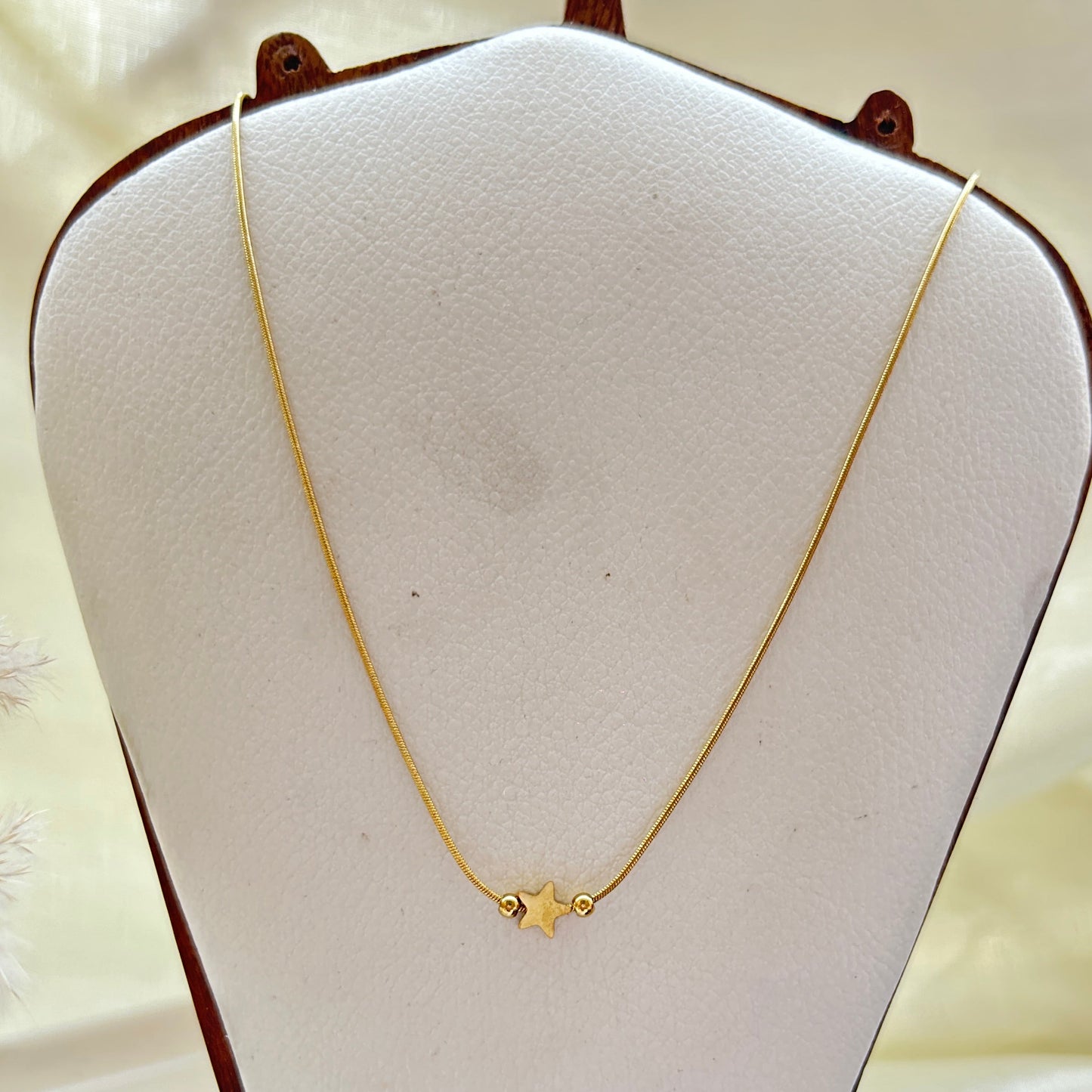 Tiny Star Necklace